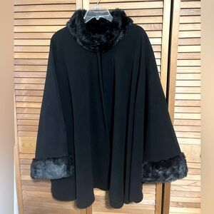 Warm fleece Cejon black swing cape with Faux fur collar and cuffs. size L/XL
